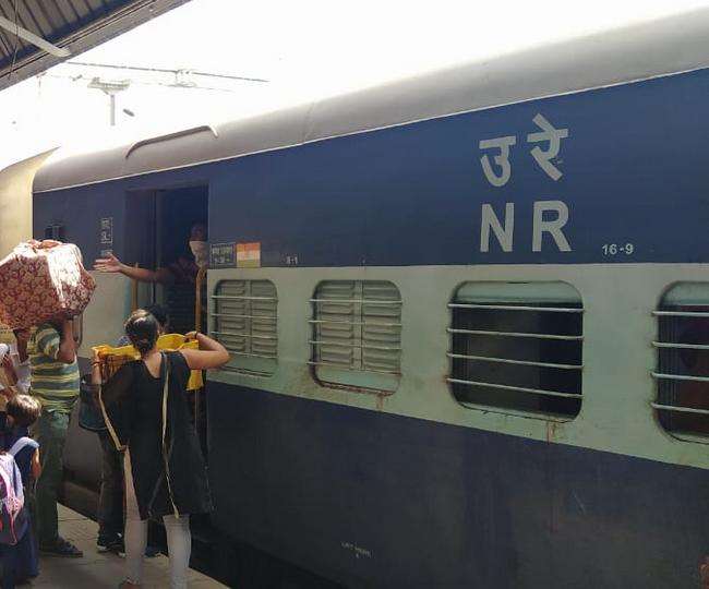 लुधियाना रेलवे स्टेशन से रोजाना करीब 80,000 रेल यात्रियों का आवागमन हाेता है। (सांकेतिक तस्वीर)