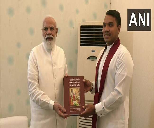 https://www.jagranimages.com/images/newimg/20102021/20_10_2021-pm_modi_kushinagar_22132227.jpg