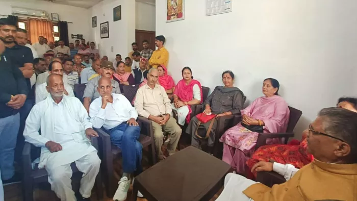 बिलासपुर से विधायक सुभाष ठाकुर टिकट कटने के बाद भावुक हो गए।