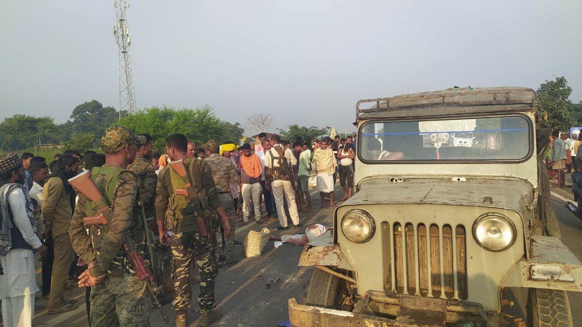garhwa road accident news one man died in road accident in garhwa jharkhand police reached on spot