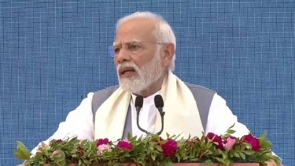 PM Modi in Gujarat LIVE Updates: पीएम मोदी ने 'Mission LiFE' का किया शुभारंभ, कहा- क्लाइमेट चेंज को सिर्फ पॉलिसी मेकिंग पर नहीं छोड़ा जा सकता