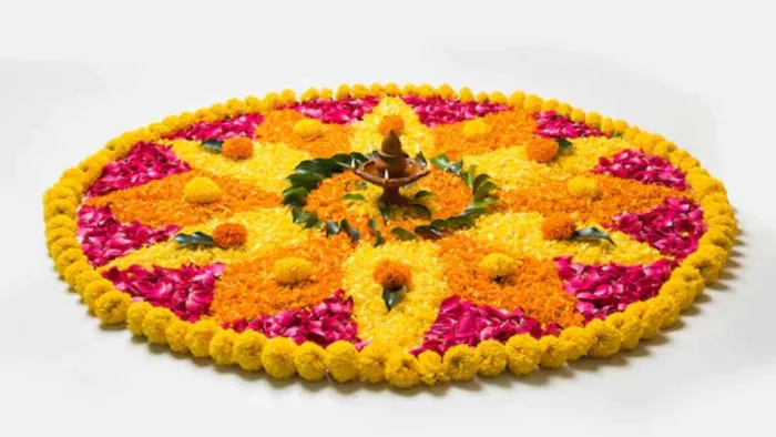 Diwali 2022: दिवाली में रंगोली बनाने से मां लक्ष्मी होती हैं प्रसन्न, जानिए इसका महत्व