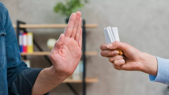 Smoking: नशे की लत से छुटकारा पाने के लिए आप मूली का भी सेवन कर सकते हैं।