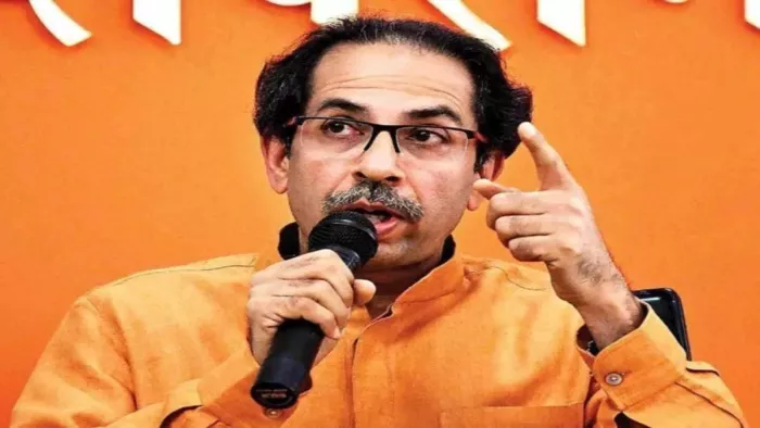 उद्धव ठाकरे बोले, शिवसेना का ही नहीं, लोकतंत्र का भविष्य भी दांव पर। फाइल फोटो