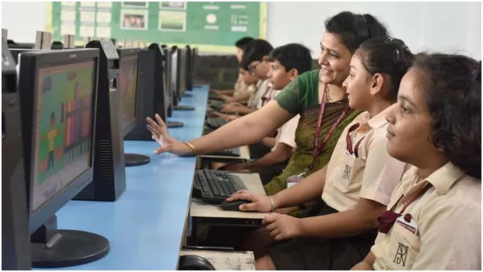 बिहार में कब होगी कंप्यूटर शिक्षकों की भर्ती? सरकारी स्कूलों के बच्चों को नहीं मिल रहा तकनीकी ज्ञान (प्रतीकात्मक तस्वीर)