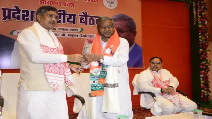 लगभग दो माह से प्रदेश का दौरा कर रहे बाबूलाल मरांडी। (फाइल फोटो)