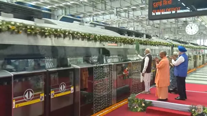पीएम मोदी ने रैपिडएक्स को दिखाई हरी झंडी।