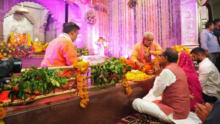 सलकनपुर धाम में शिवराज ने की पूजा-अर्चना (जागरण फोटो)