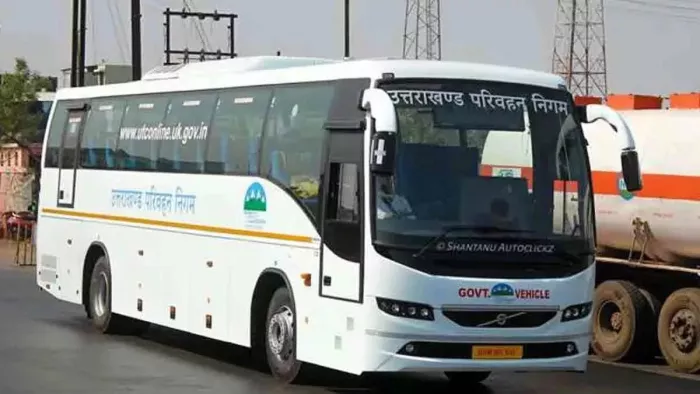 उत्तराखंड परिवहन निगम के महाप्रबंधक दीपक जैन ने कहा - आठ साल से पुरानी बस नहीं भेजी जाएगी दिल्ली