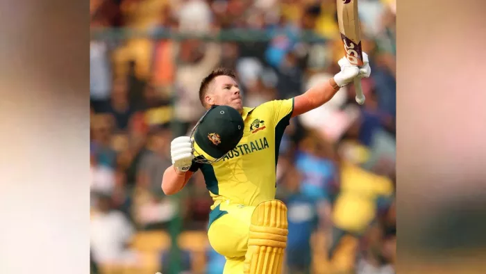 AUS vs PAK: David Warner ने चिन्नास्वामी स्टेडियम में जड़ा तूफानी शतक