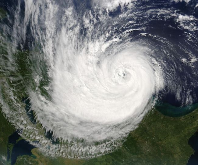 Cyclone Tej: गुजरात के तटीय इलाकों में चक्रवात 'तेज' का खतरा, 21 ...
