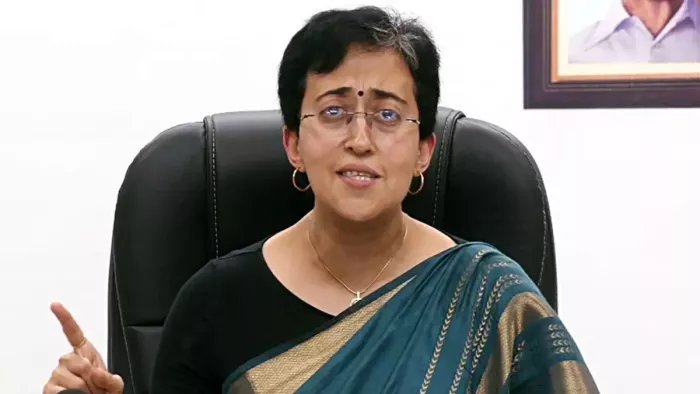 सीएम आतिशी ने धमाके के बाद उठाए सवाल।