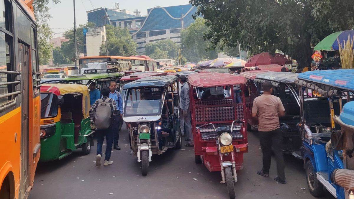 https://www.jagranimages.com/images/newimg/20102024/20_10_2024-delhi_market_2_23818684.jpg