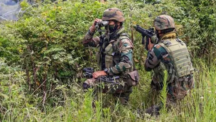 Baramulla Encounter: सुरक्षाबल और आतंकियों के बीच मुठभेड़, ऑपरेशन जारी।