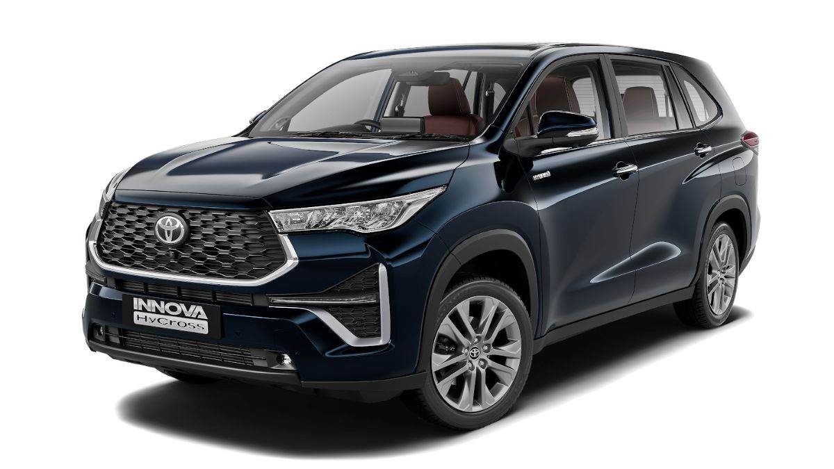 https://www.jagranimages.com/images/newimg/20102024/20_10_2024-innova_hycross_0286_23818712.jpg