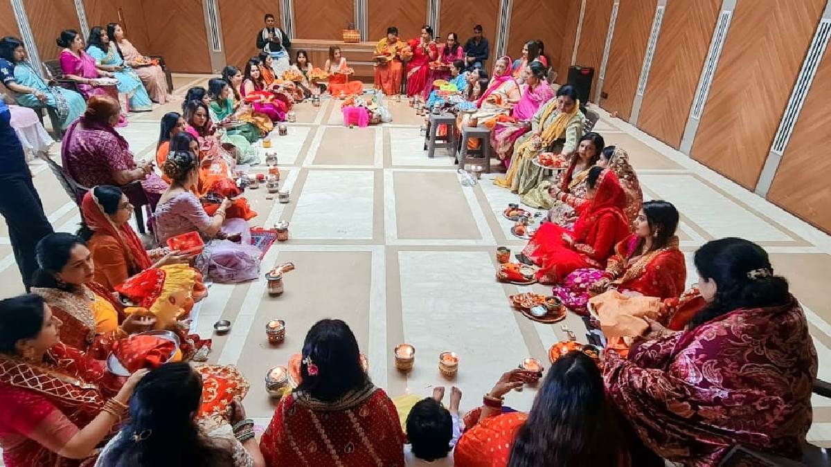 https://www.jagranimages.com/images/newimg/20102024/20_10_2024-karwa_chauth_2_23818895.jpg
