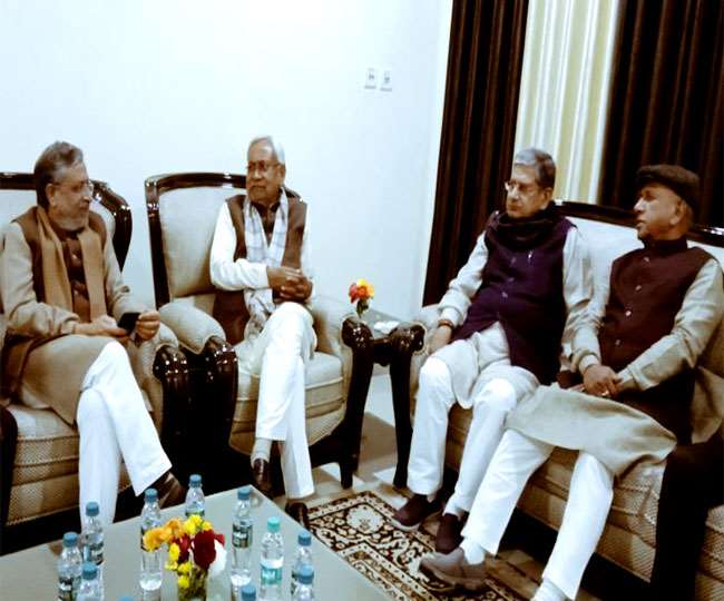 Jharkhand Election 2019: सरयू-नीतीश साथ-साथ, ओम माथुर बोले-फर्क नहीं पड़ता; बढ़ रही सियासी तपिश