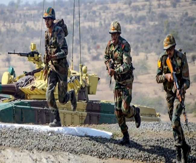 India China Border Dispute: थिएटर कमांड बनाने की दिशा में सेना की सीमाएं फिर से की जा रही तैयार