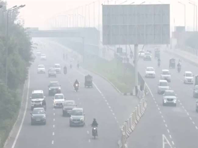 delhi ncr covered with smog aqi reached 355 up haryana rajasthan also facing air pollution common sman issues