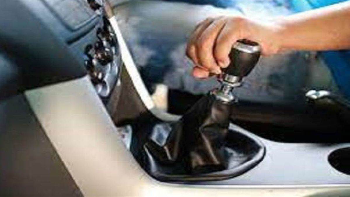 https://www.jagranimages.com/images/newimg/20112022/20_11_2022-manual_car_23216741.jpg