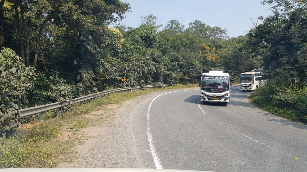Koderma News: कोडरमा घाटी व जवाहर घाटी से बचकर निकल गए तो कहिए भगवान को ...