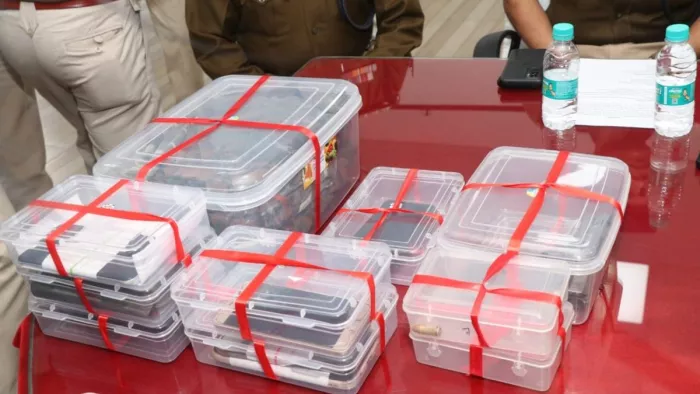 पुलिस की वर्दी में डाका डालने का बनाया प्लान, ऐन वक्त पर ऐसे बिगड़ा पूरा 'खेल'