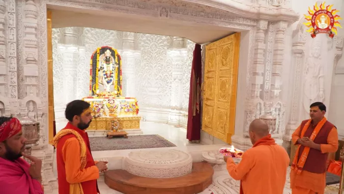 मुख्यमंत्री ने अयोध्या यात्रा के दौरान रामजन्मभूमि एवं हनुमानगढ़ी पहुंच पूजन-अर्चन किया।