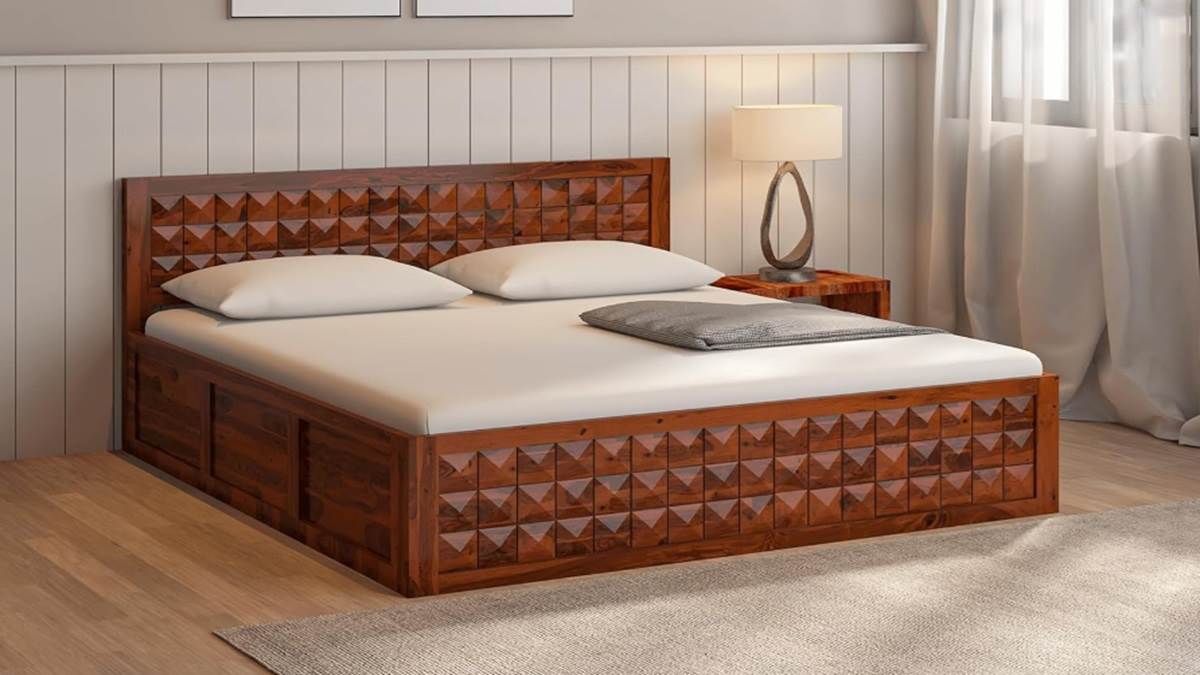 https://www.jagranimages.com/images/newimg/20112024/20_11_2024-sheesham_wood_bed_23834435.jpg