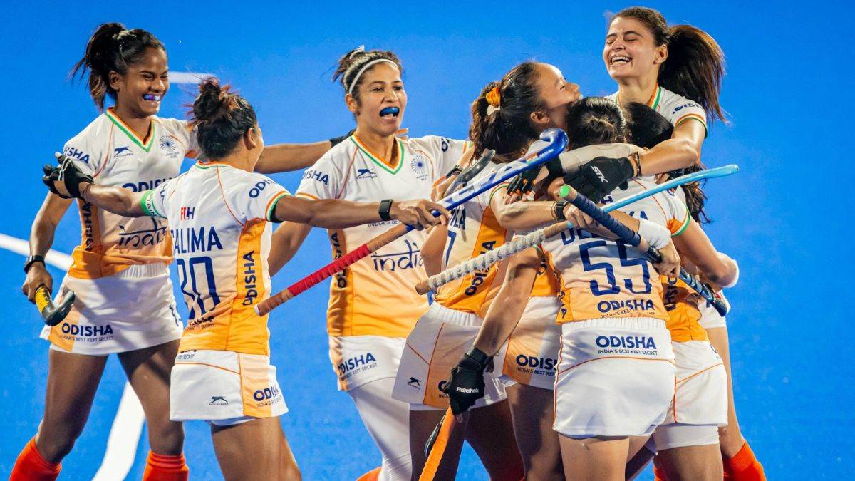 https://www.jagranimages.com/images/newimg/20112024/20_11_2024-women_hockey_team_23834479_185427847.jpg