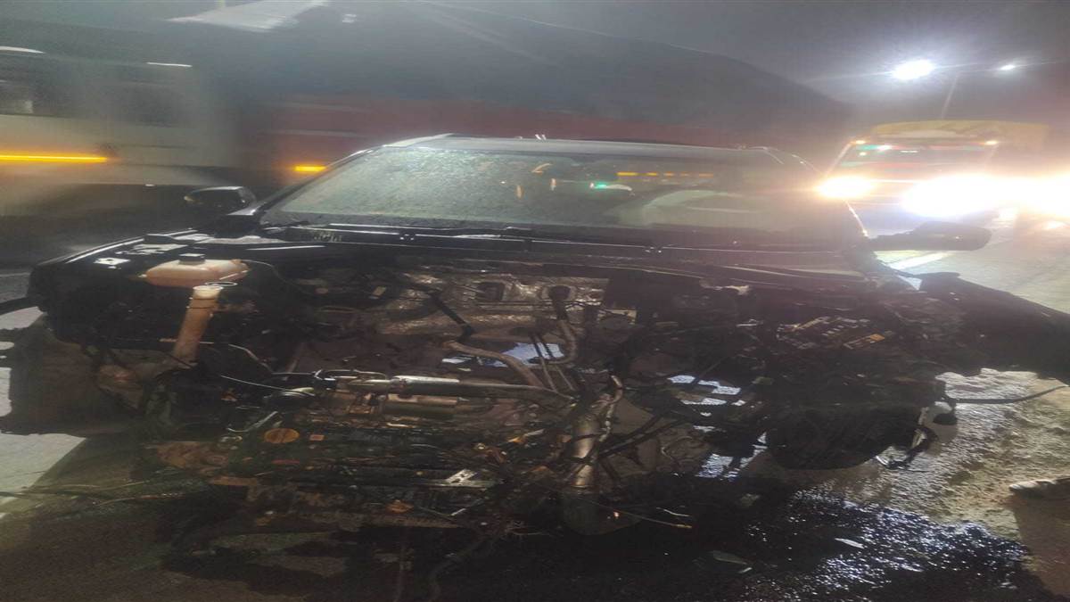 an suv collided with a truck on the delhidehradun highway killing a dental student injuring a female student and two md students