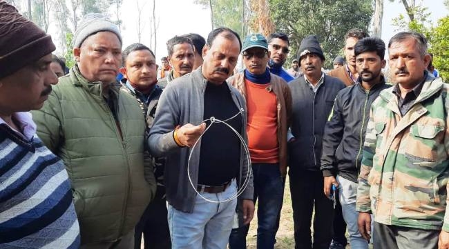 guldar trapped in clutch wire noose in chhinigoth village