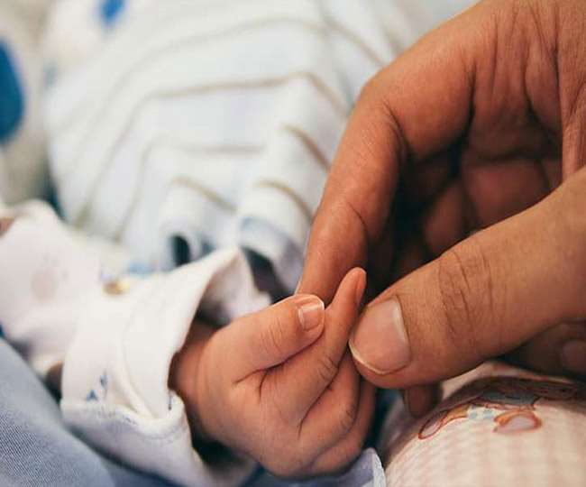 सभी मास्क लगाएं, हाथों की समय-समय पर सफाई करें और शारीरिक दूरी का खयाल रखें।