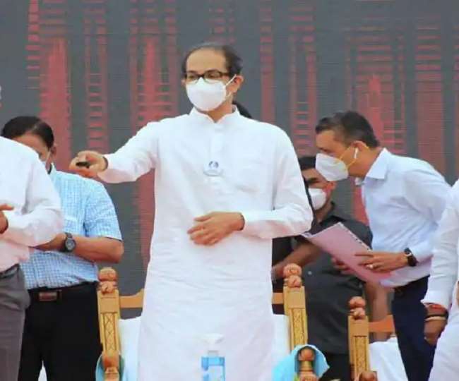 महाराष्ट्र में अगले 6 महीने तक मास्क पहनना अनिवार्य, CM उद्धव ठाकरे ने किया एलान
