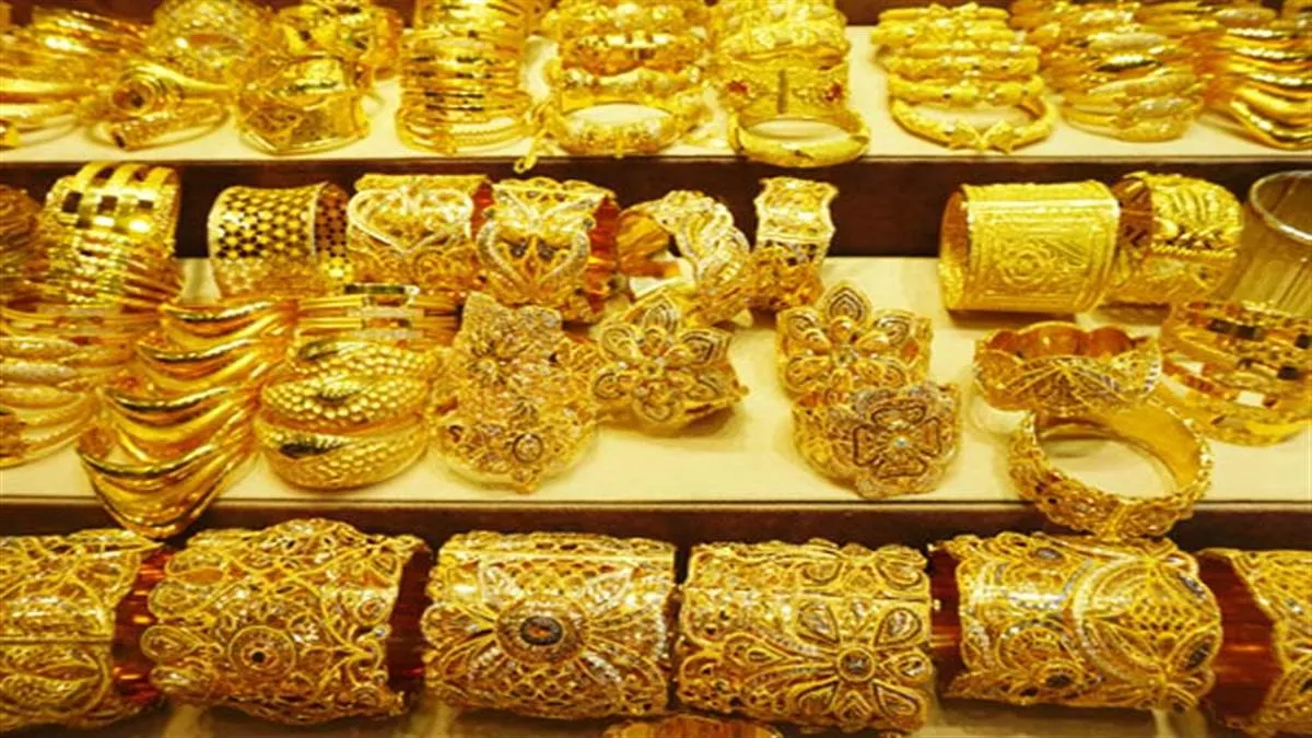 Gold Price Today: खरीदना है तो न करें देर, तेजी से बढ़ रही सोने की कीमत,  चेक करें 10 ग्राम का नया रेट - Gold Silver Price in India: Check Latest  Rates