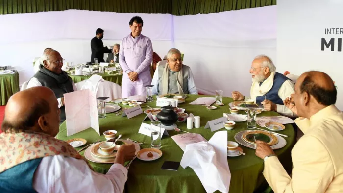 VIDEO: पीएम मोदी ने संसदों के साथ मिलेट्स लंच का उठाया लुत्फ