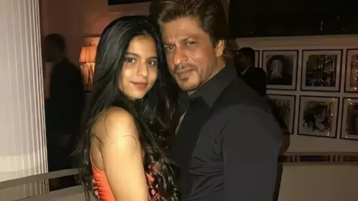 Shah Rukh Khan Gifted Suhana Khan Acting Journal Written by Pathaan Actor. Photo Credit/Instagram