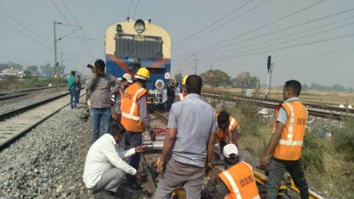 ncr sonipat wheels of shatabdi express got jammed there was chaos smoke suddenly rose due to rubbing of wheels