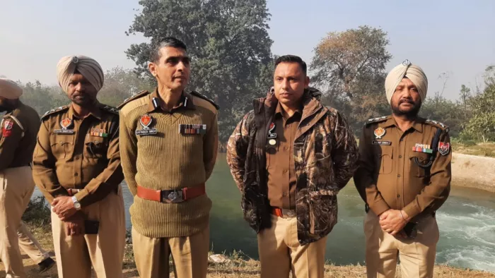 अमृतसर में पुलिस और बदमाशों के बीच एनकाउंटर हुआ है।