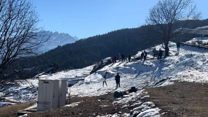 उत्तराखंड में कड़ाके की सर्दी के बीच स्वर्ग सा नजारा, 23 से बदलेगा मौसम