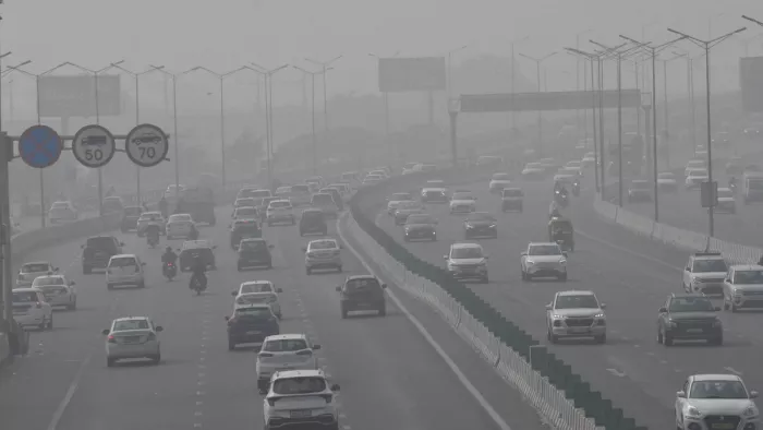 दिल्ली में लगातार चौथे दिन AQI 400 के पार।