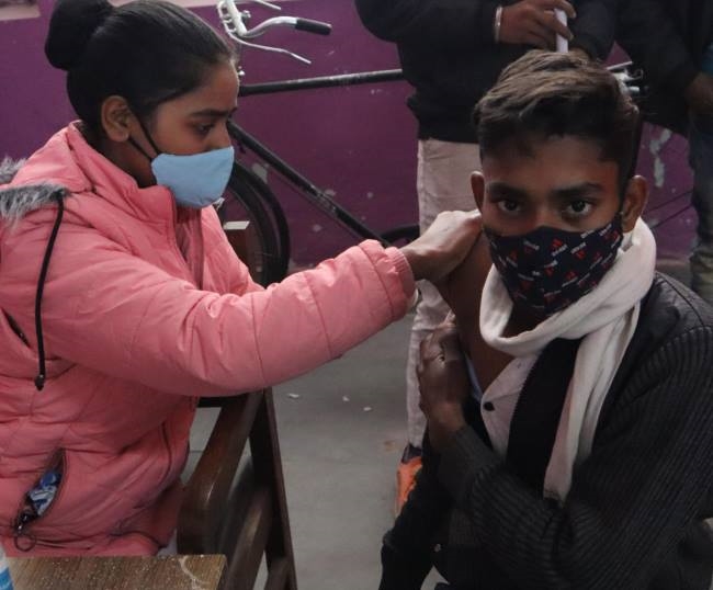 722 केंद्रों पर 28980 लोगों को लगाया गया कोरोनारोधी टीका