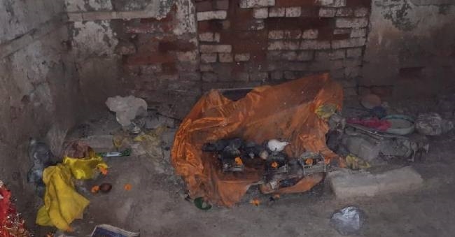 three idols of ashtadhatu stolen from shri ramjanaki temple