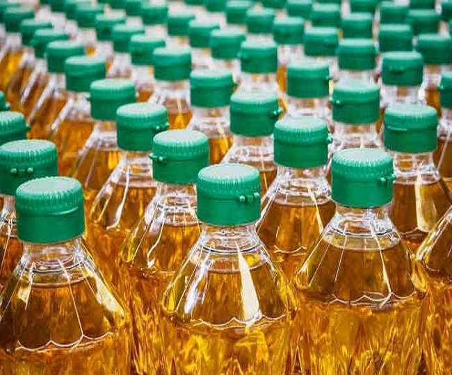खाद्य तेल कंपनियों ने अपने-अपने ब्रांड के Edible oil में 10 से 15 फीसदी तक कमी की है।