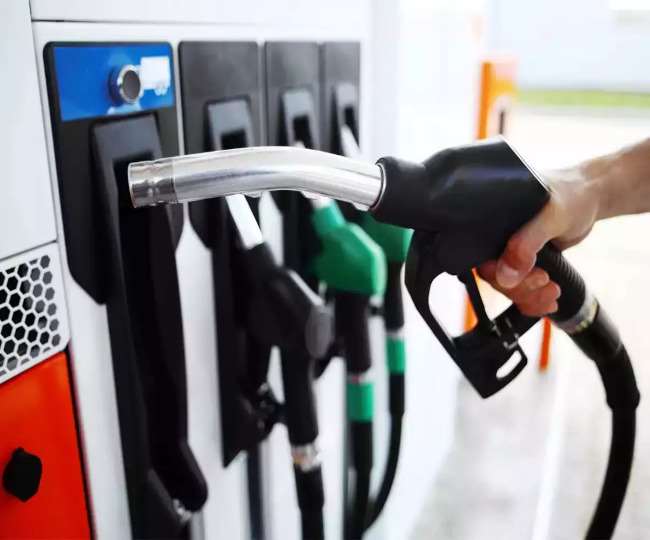 योजना के तहत प्रति कार्डधारी को महीने में अधिकतम 10 लीटर पेट्रोल मिलेगा।