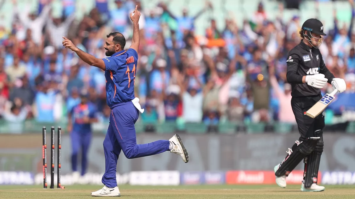 IND vs NZ: भारतीय तेज गेंदबाजों के सामने फिसड्डी निकले कीवी बल्‍लेबाज, 3  शर्मनाक रिकॉर्ड हुए दर्ज - New Zealand registers three unwanted record  against India at 2nd odi played in Raipur