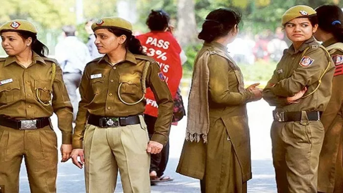 Jhajjar News: सुरक्षा को लेकर महिला पुलिस ने चलाया चैकिंग अभियान। फाइल फोटो