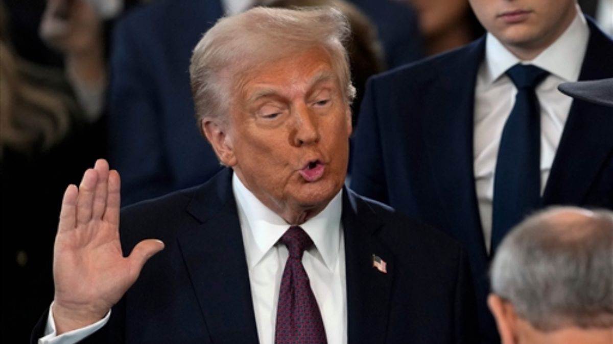 https://www.jagranimages.com/images/newimg/21012025/21_01_2025-donald_trump_america_23870276.jpg