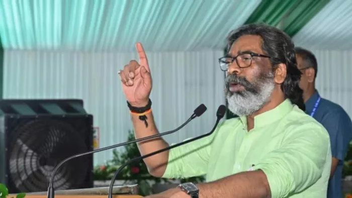 झारखंड सरकार ने सरकारी कर्मचारियों को स्वास्थ्य बीमा का तोहफा दिया। (फाइल फोटो PTI)