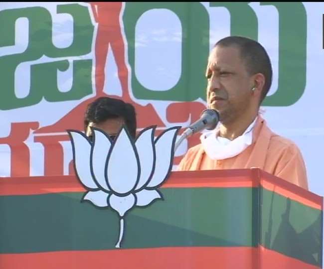 यूपी सीएम योगी आदित्यनाथ केरल में बीजेपी की परिवर्तन यात्रा में शामिल हुए और जनसभा को संबोधित किया।