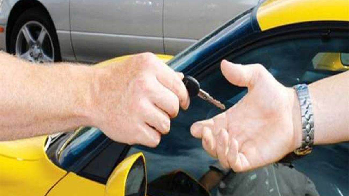 https://www.jagranimages.com/images/newimg/21022023/21_02_2023-old_car_sell_23336414.jpg